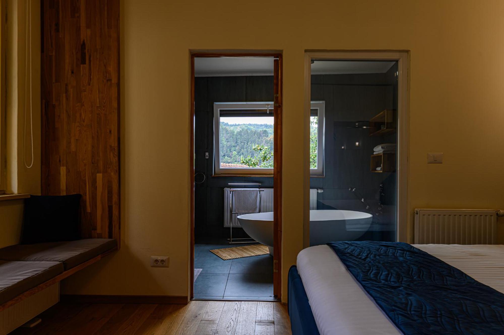 Lagom - Hot Tub Hideout Брашов Екстер'єр фото